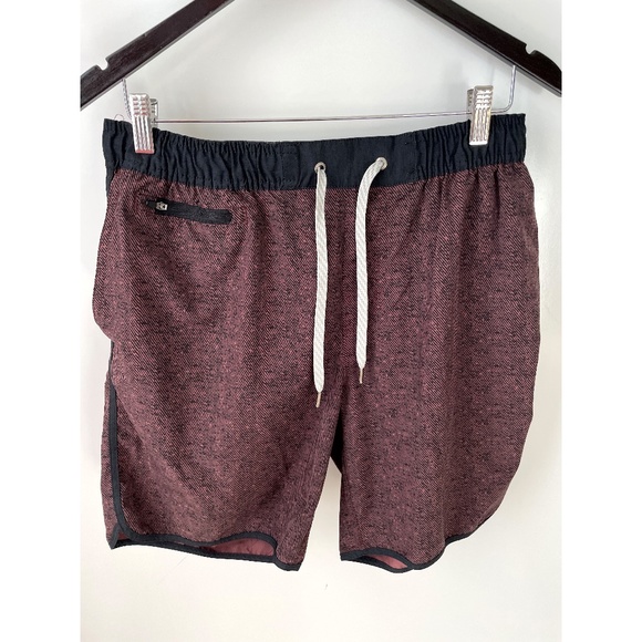 Vuori Pants - Vuori Maroon Black Abstract Banks Shorts  L